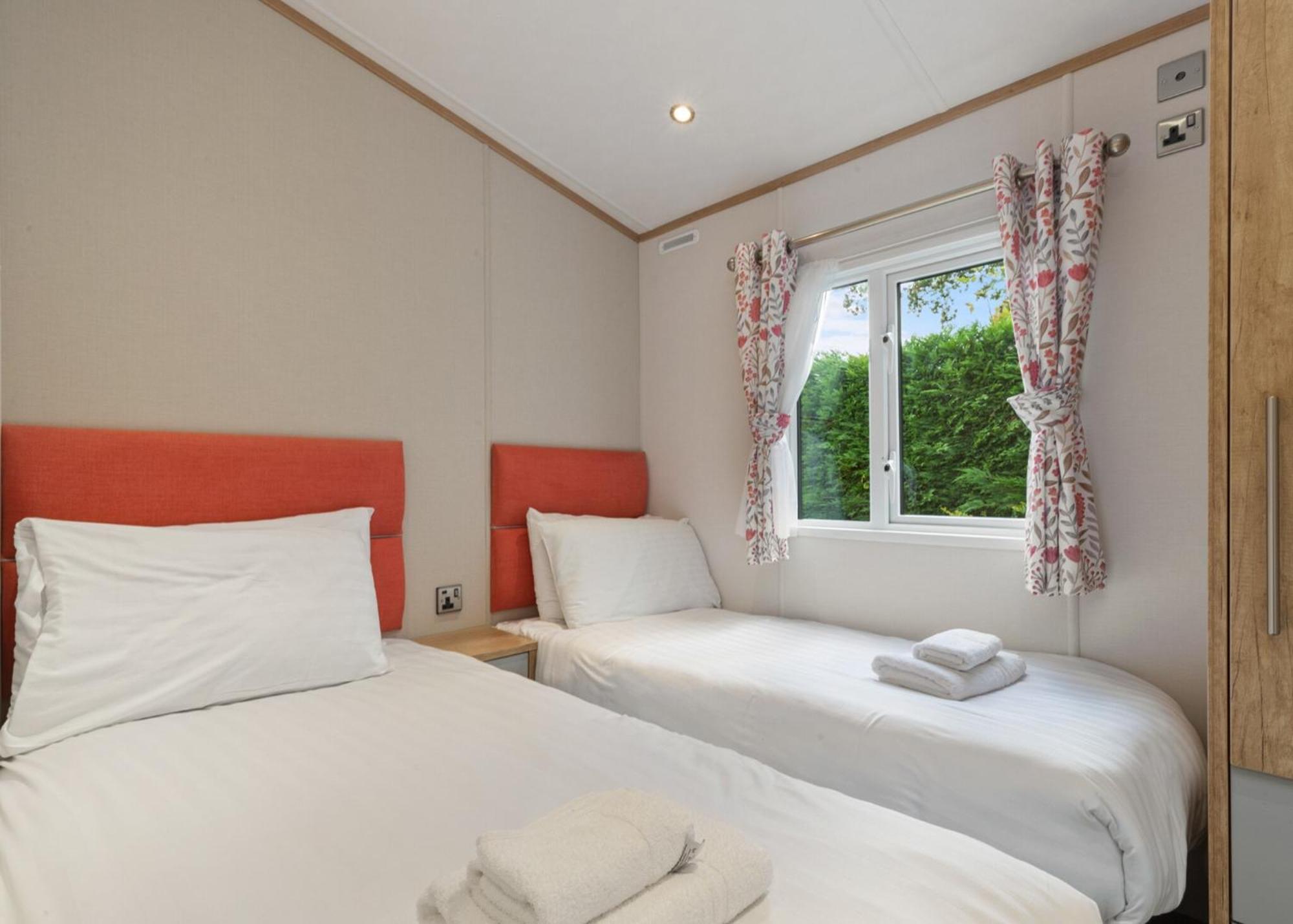 Noble Court Holiday Park Narberth Oda fotoğraf
