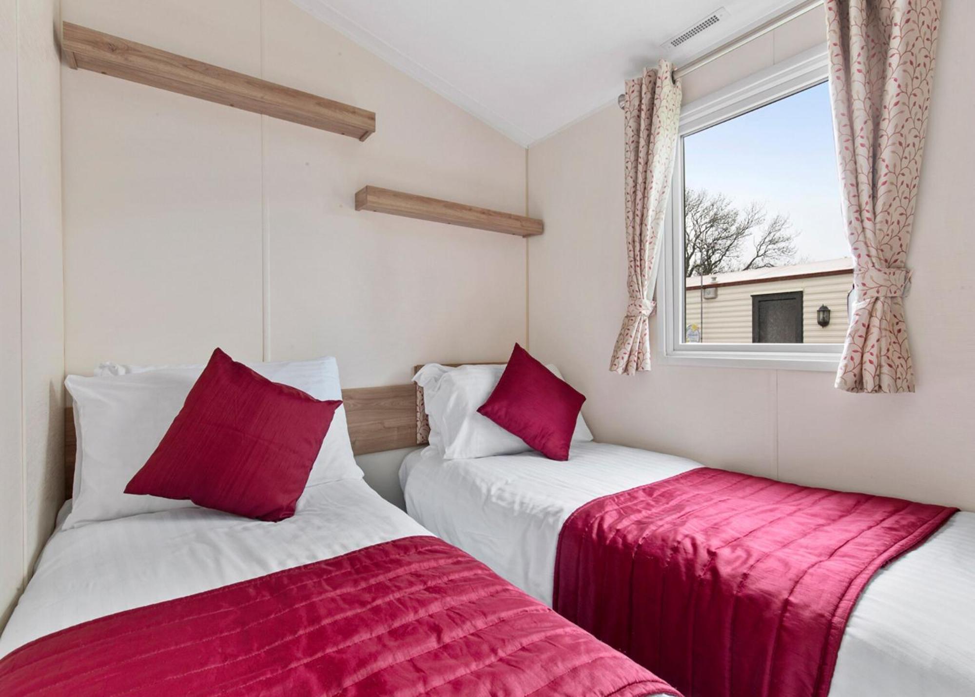 Noble Court Holiday Park Narberth Oda fotoğraf